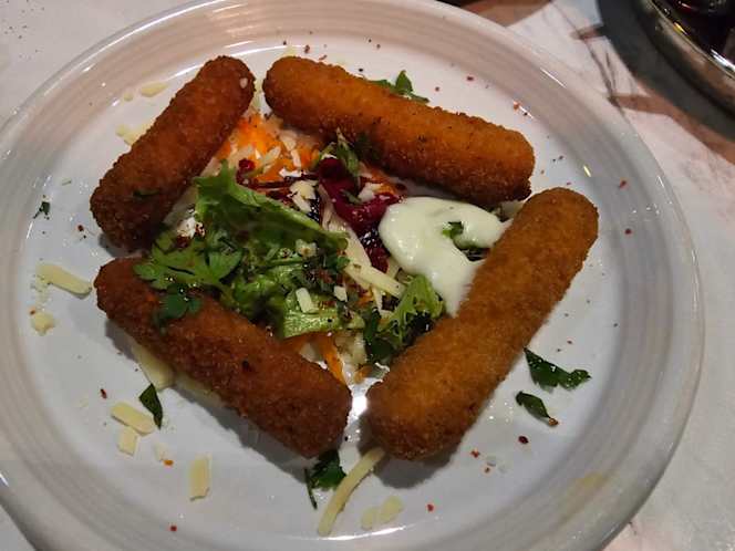 Charcoal Bar & Grill Lounge - 4