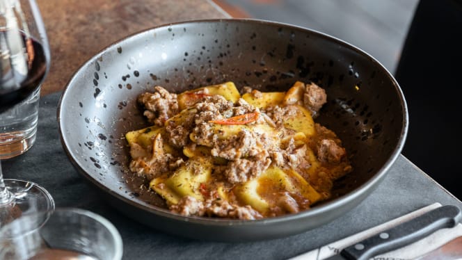 Roxy Braceria Pizzeria - 1