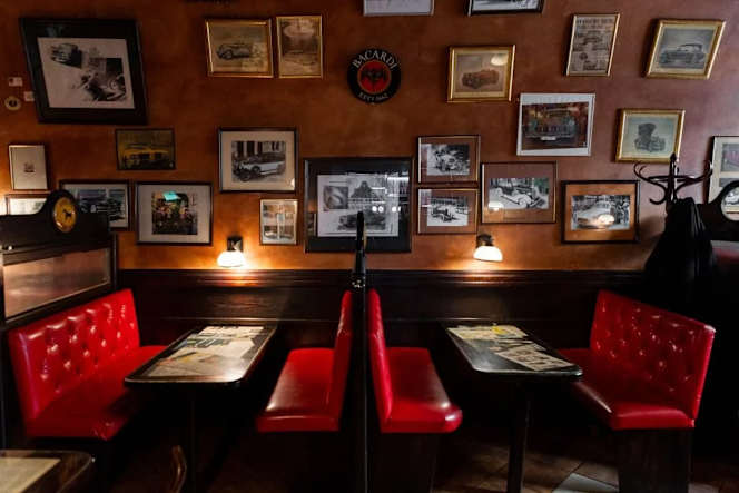 Oldsmobil Pub - 0