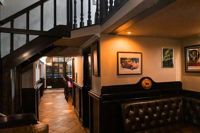 Oldsmobil Pub - 6