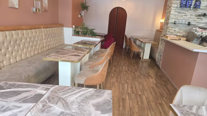 Café Restaurant SOMSTAR - 2