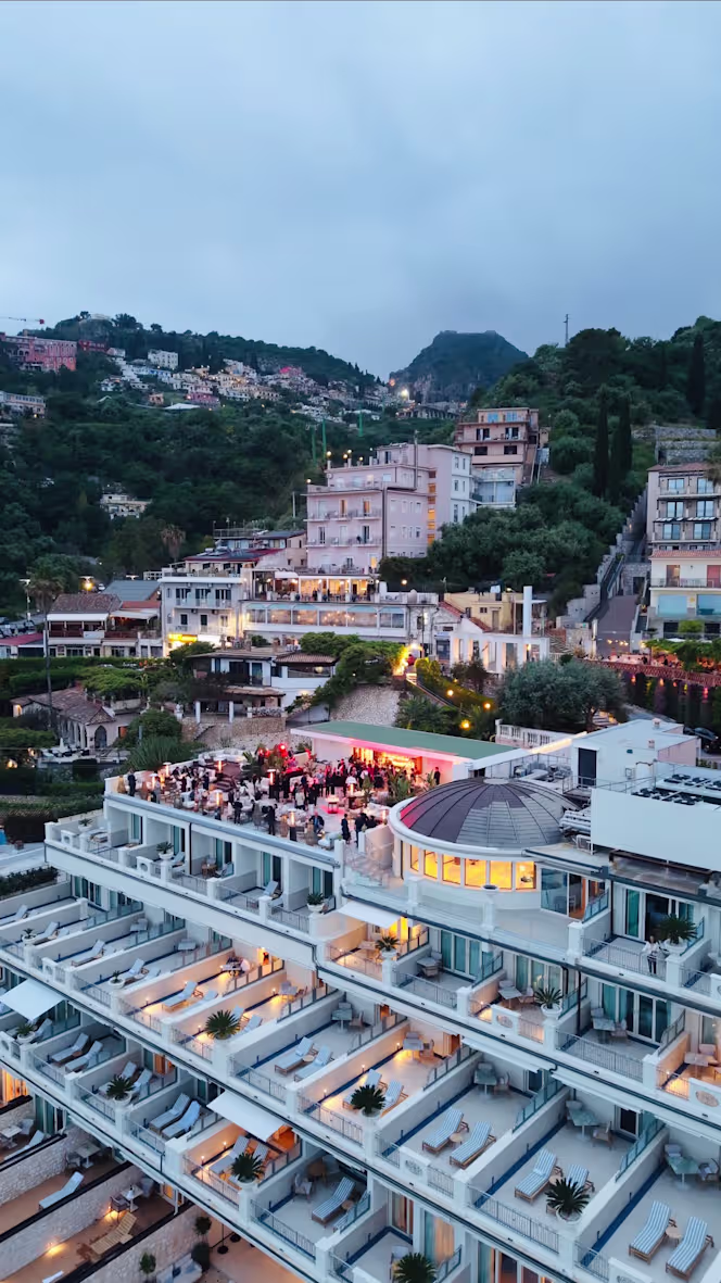 Velvet Rooftop-Cocktail Bar - 3