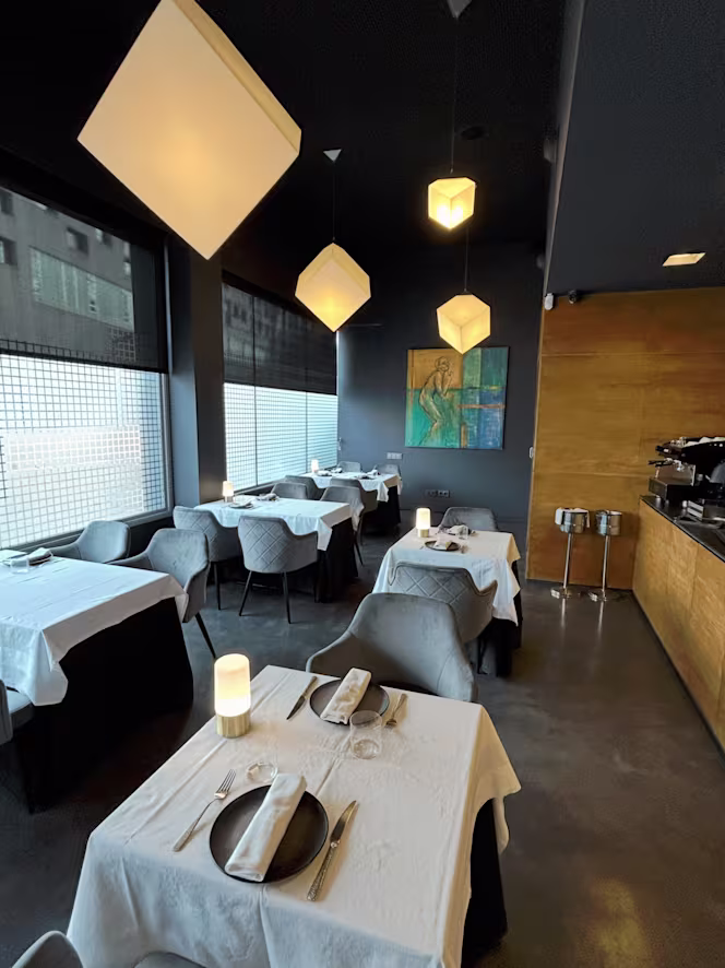 Instint Restaurant - 3