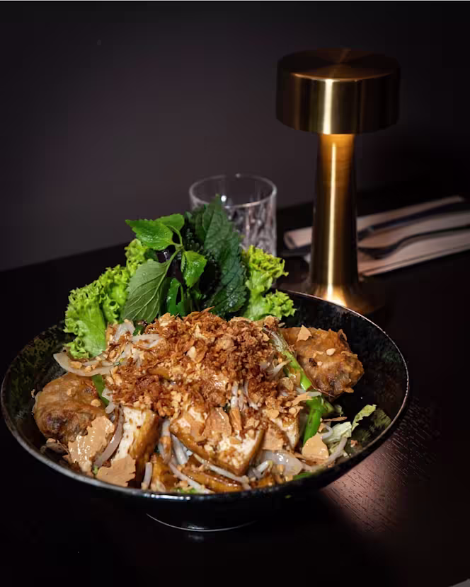 MIVU - Asian Kitchen & Bar - 1