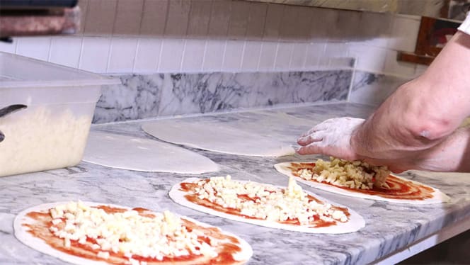 Tu Vuò Fà L'americano - 3