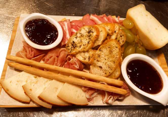 360º Fine Dining & Lounge - 5