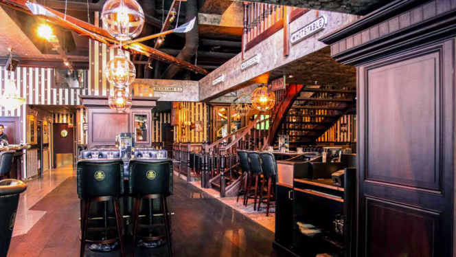 Au bureau Suresnes - 7