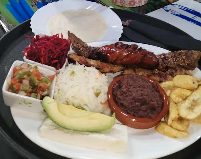 Típico Las Delicias - 7