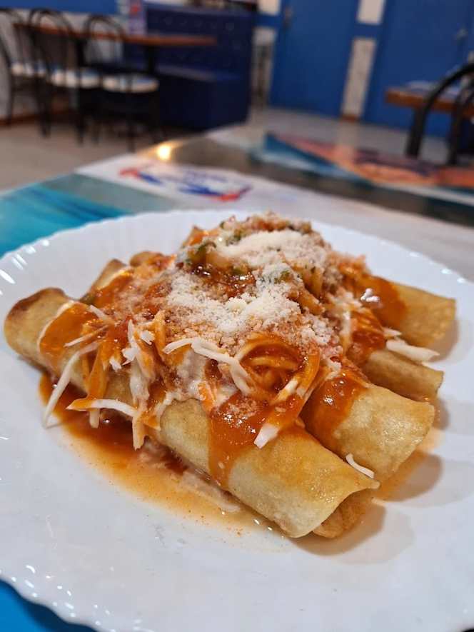 Típico Las Delicias - 8
