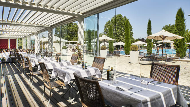 Living Restaurant - 3