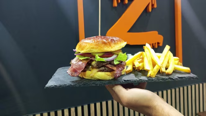 Burger Z Club - 7