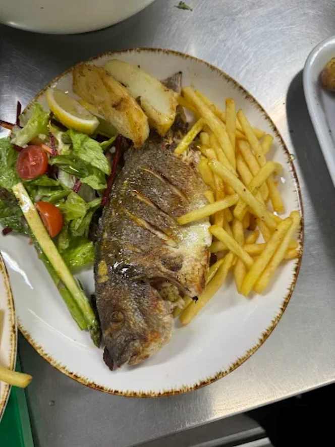 Juvi Restaurant - 8