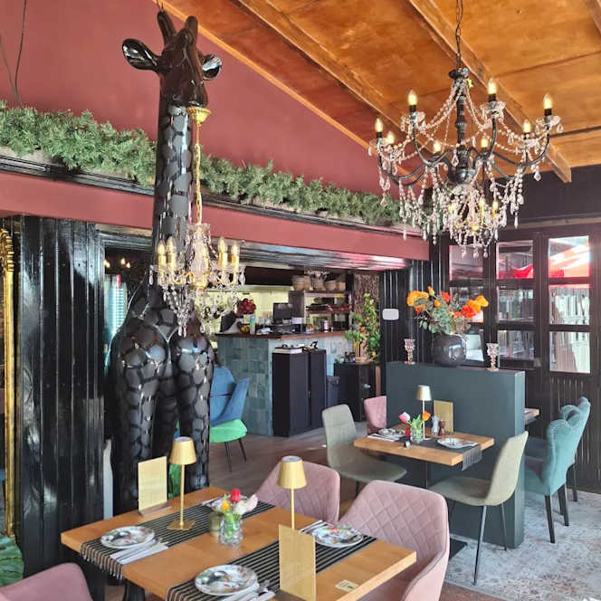 Crazy House Restaurant - 9
