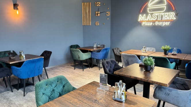 Master Restaurant - 1