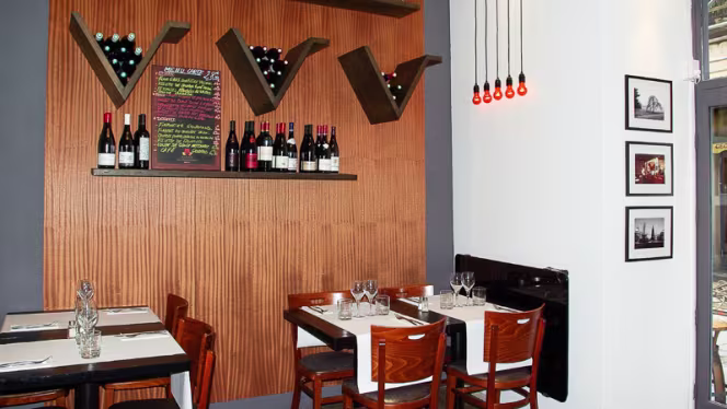 Le Bistro Volney - 1