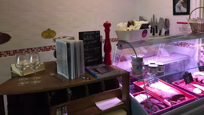 Au Steak & Fish House - 3