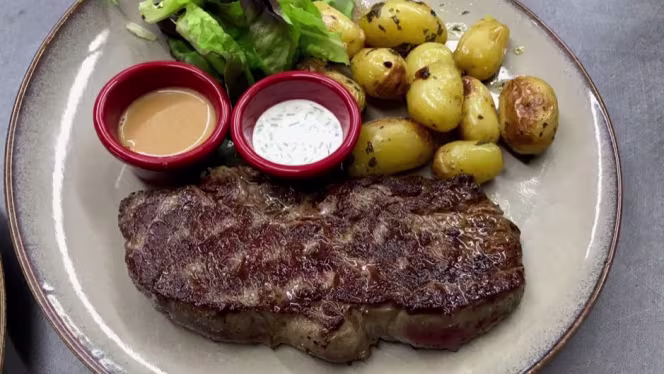 Au Steak & Fish House - 2