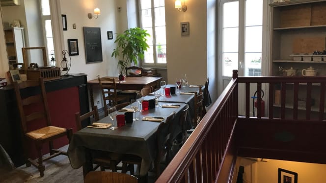 Au Steak & Fish House - 8