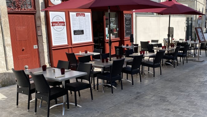 Au Steak & Fish House - 9