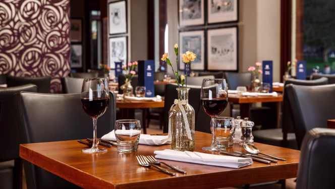 Holiday Inn Dumfries - 1