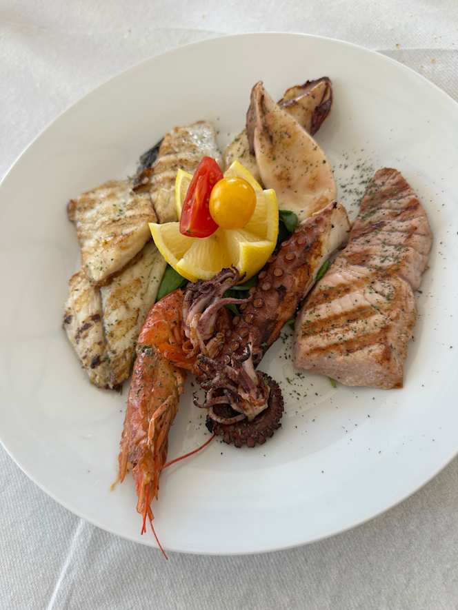 SABA - Meat & Fish Restaurant - 2