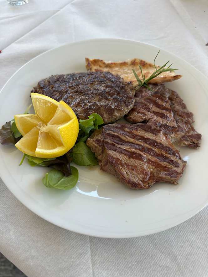SABA - Meat & Fish Restaurant - 3