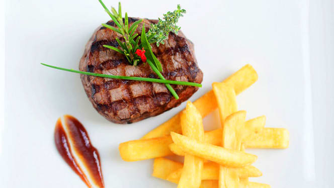 La Prateria Steakhouse & Sports Bar - 3