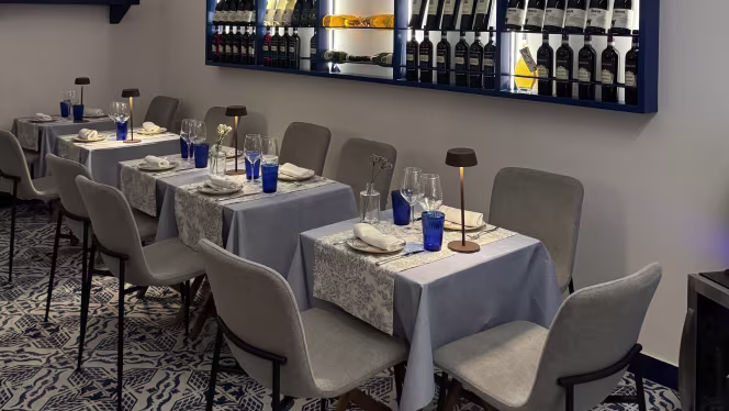 Giulia's Wine Restaurant - 7