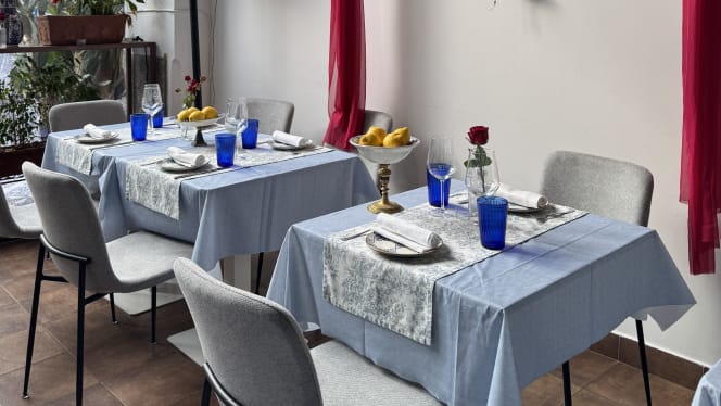 Giulia's Wine Restaurant - 8