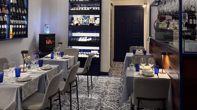 Giulia's Wine Restaurant - 5