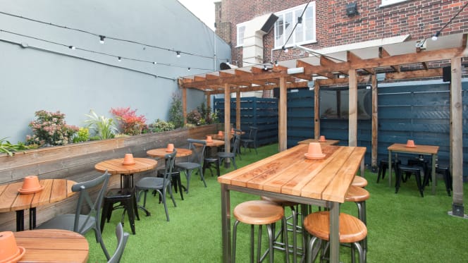 The Famous Cock Tavern - 8