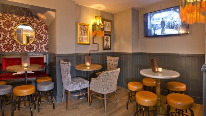 The Famous Cock Tavern - 3