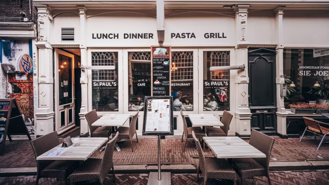 Saint Paul's Lounge Cafe - 9