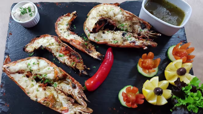 Luca's Rooftop Restaurant - 7