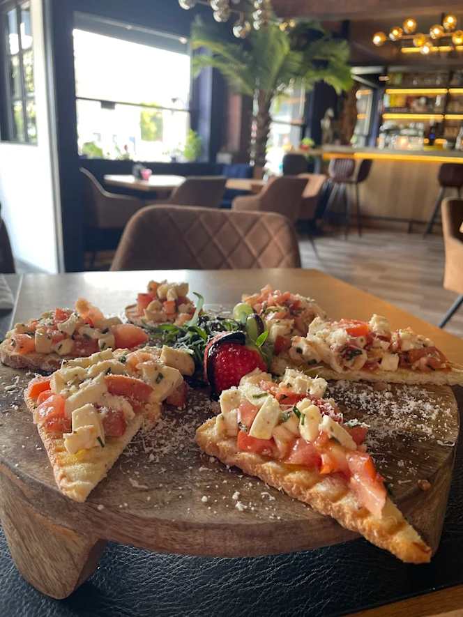 La Ola brasserie - 6