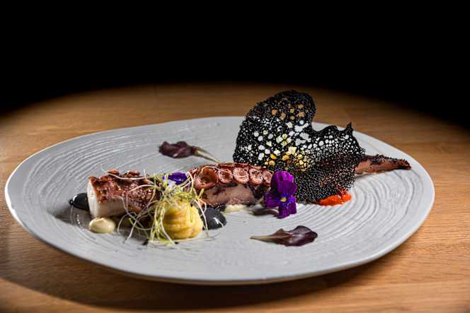 Phos Restaurant - 3
