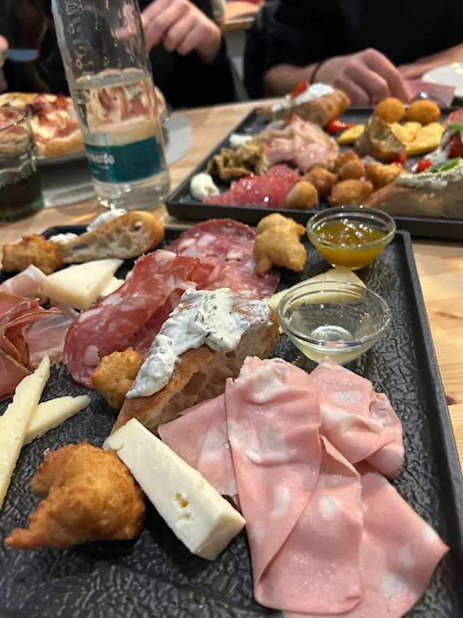 VIVI LAB ( PoP Restaurant) - 2