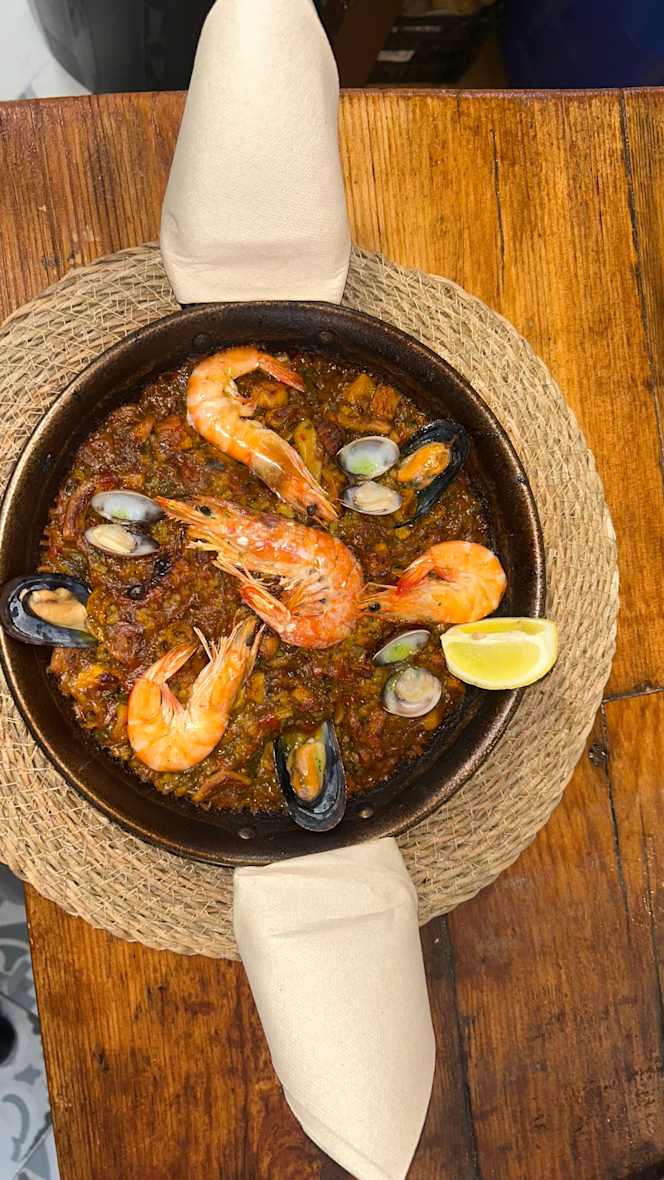 Enjoy Mar y Montaña | Brasas, Paellas y Sabor Mediterráneo - 1