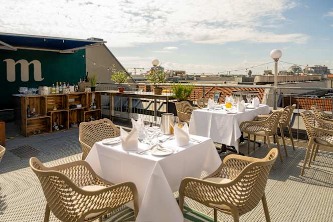 Martas Restaurant Alvis - 1