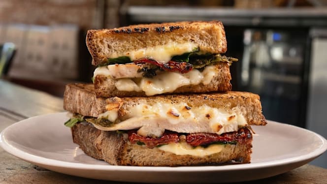 Oryen Cafe & Brunch - 8