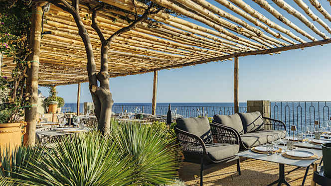 Lisola Restaurant - 1