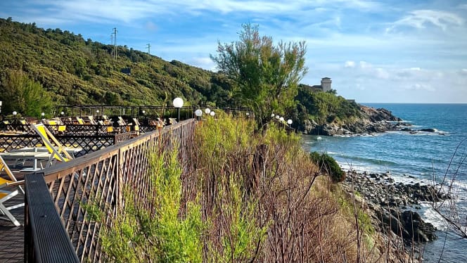 Clandestino Reef Restaurant - 0