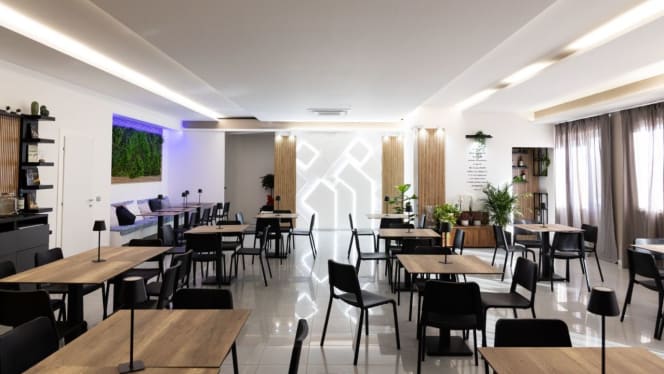 Blue Lion Bistrot - 8