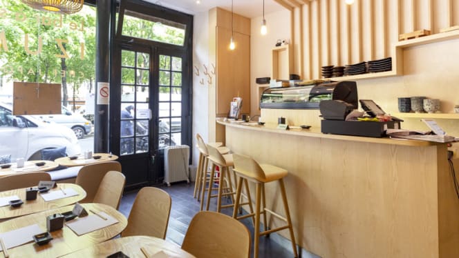 Le Bar à Sushi Izumi - 9