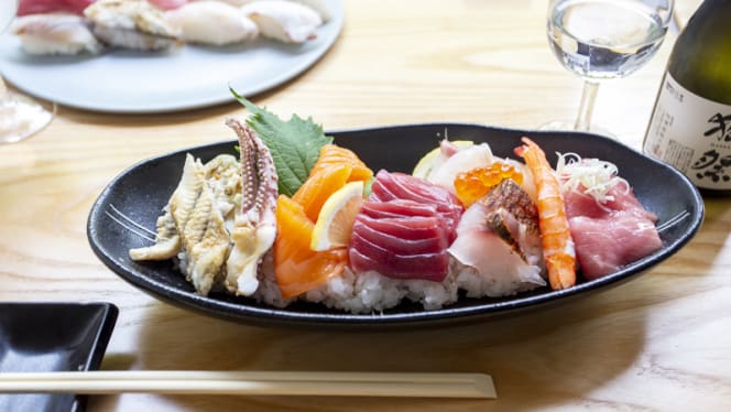 Le Bar à Sushi Izumi - 7