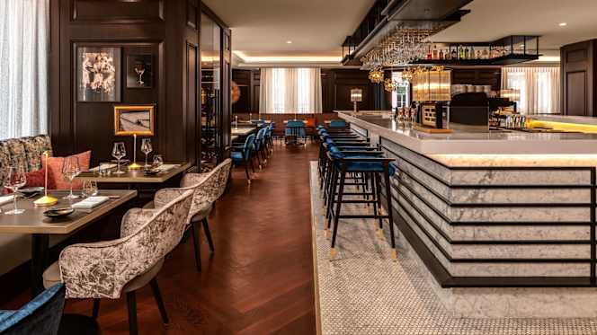 ÉMILE Brasserie & Bar - 7