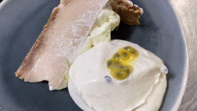 Oliveiras Restaurant Bar Lounge & Music - 4