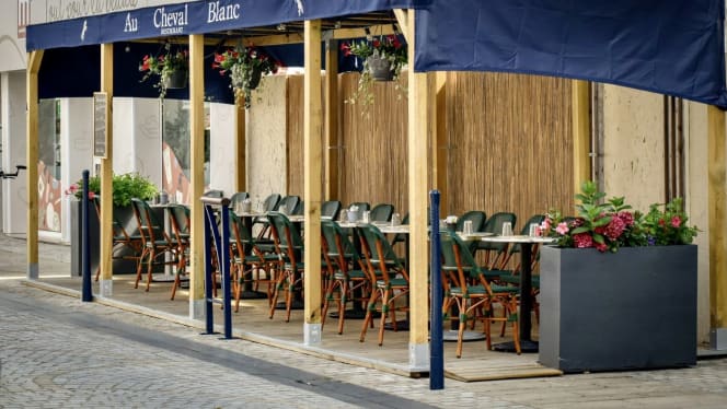 Au Cheval Blanc - 8