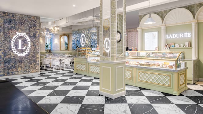 Ladurée Galeries Lafayette - Paris - 1