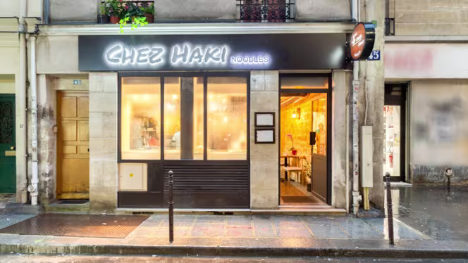 Chez Haki Paris 3 - 0